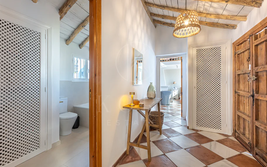 Charming Villa with Panoramic Views in Guadalmina Alta