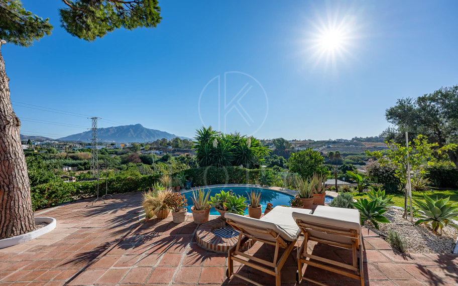 Charming Villa with Panoramic Views in Guadalmina Alta