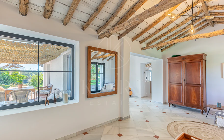 Charming Villa with Panoramic Views in Guadalmina Alta