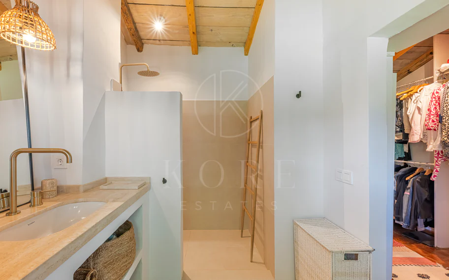 Charming Villa with Panoramic Views in Guadalmina Alta
