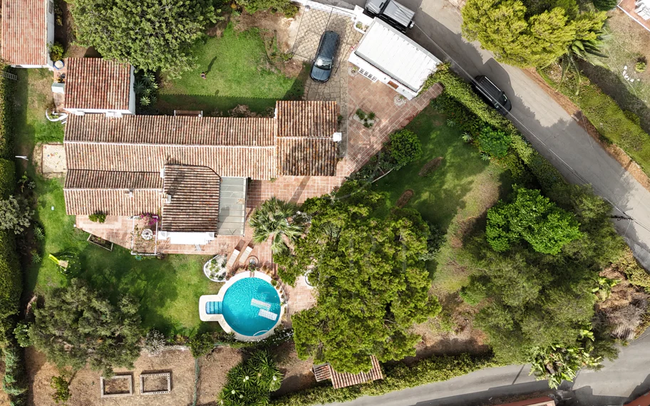 Charming Villa with Panoramic Views in Guadalmina Alta