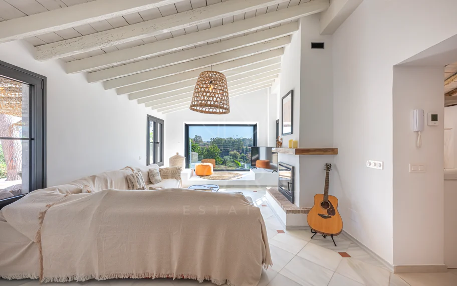 Charming Villa with Panoramic Views in Guadalmina Alta