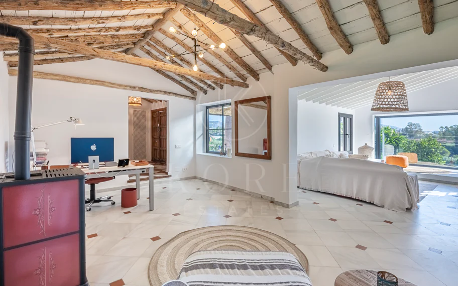 Charming Villa with Panoramic Views in Guadalmina Alta