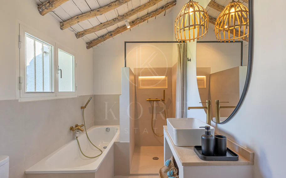 Charming Villa with Panoramic Views in Guadalmina Alta