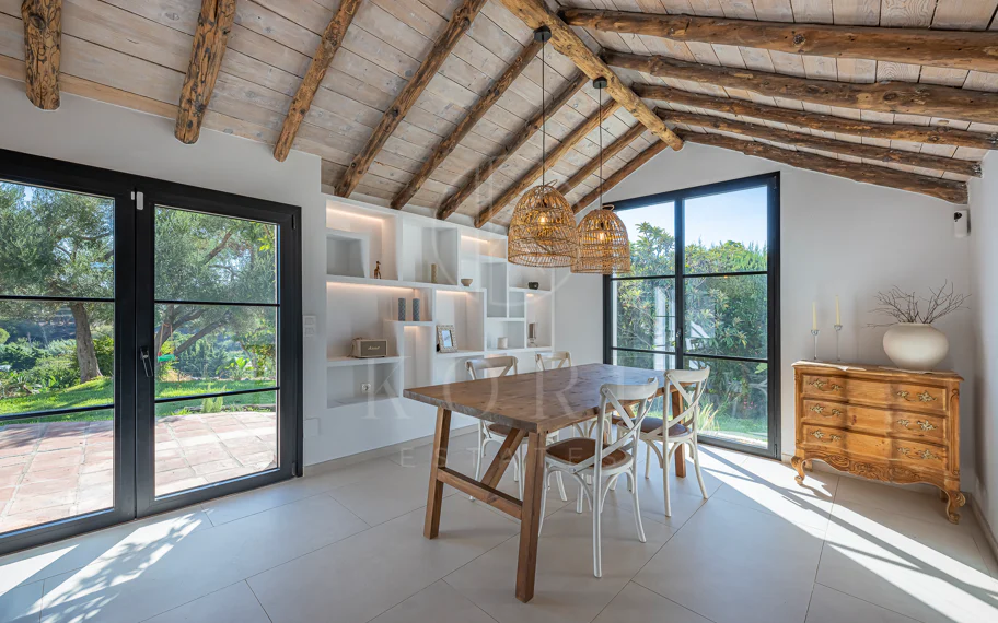 Charming Villa with Panoramic Views in Guadalmina Alta