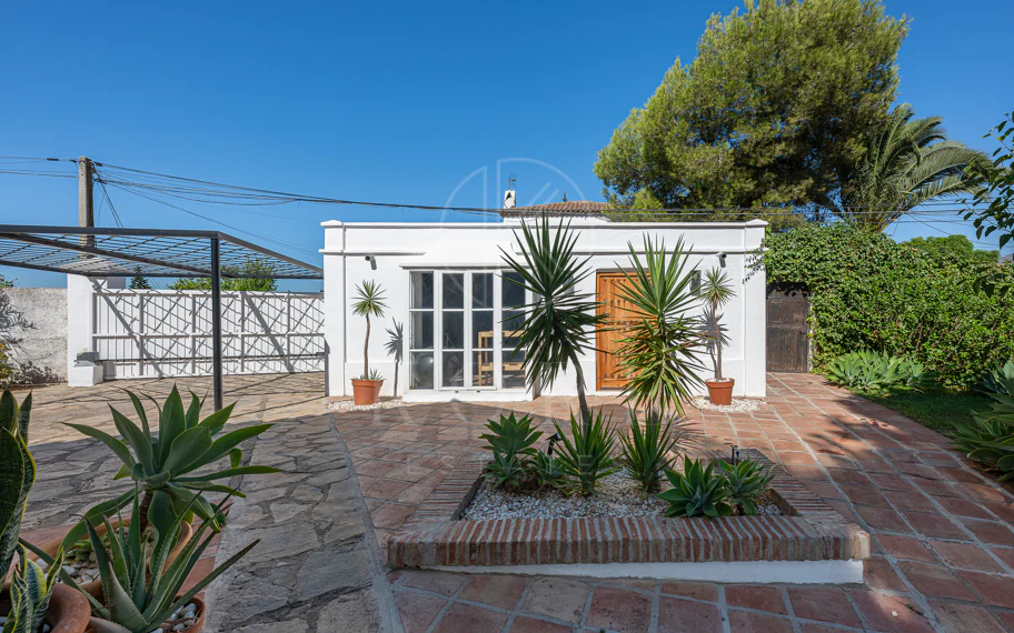 Charming Villa with Panoramic Views in Guadalmina Alta