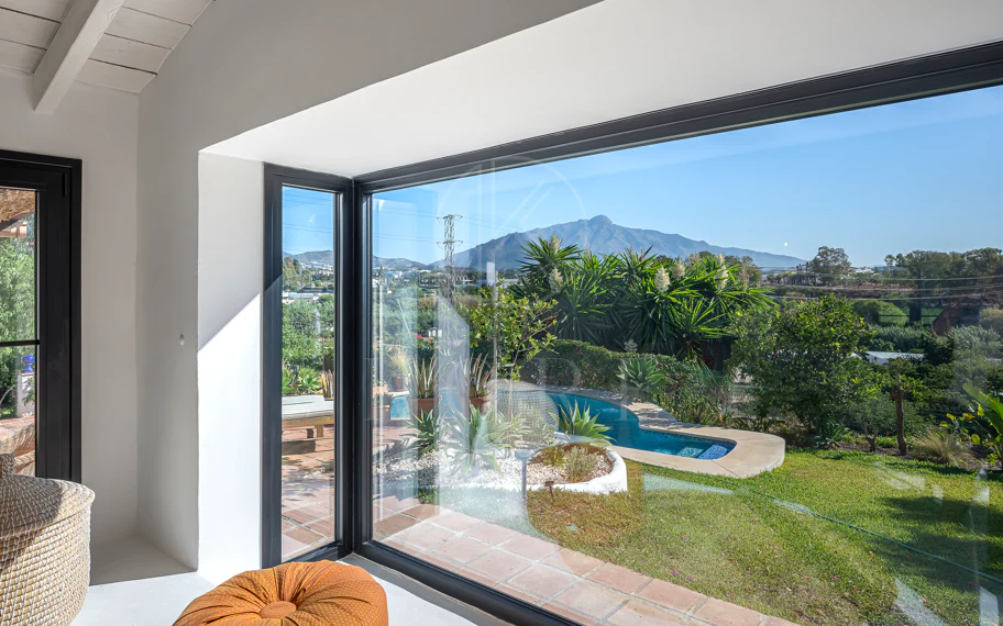 Charming Villa with Panoramic Views in Guadalmina Alta