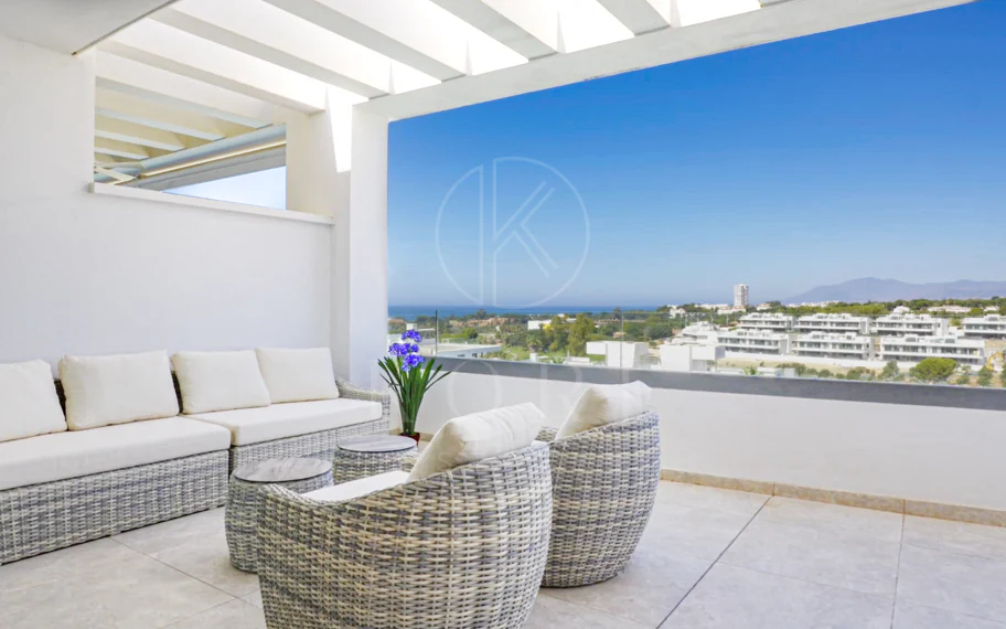 Contemporary penthouse with terrace and solarium both with panoramic views of the Mediterranean Sea in top location