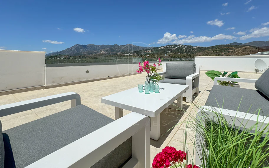 Contemporary penthouse with terrace and solarium both with panoramic views of the Mediterranean Sea in top location