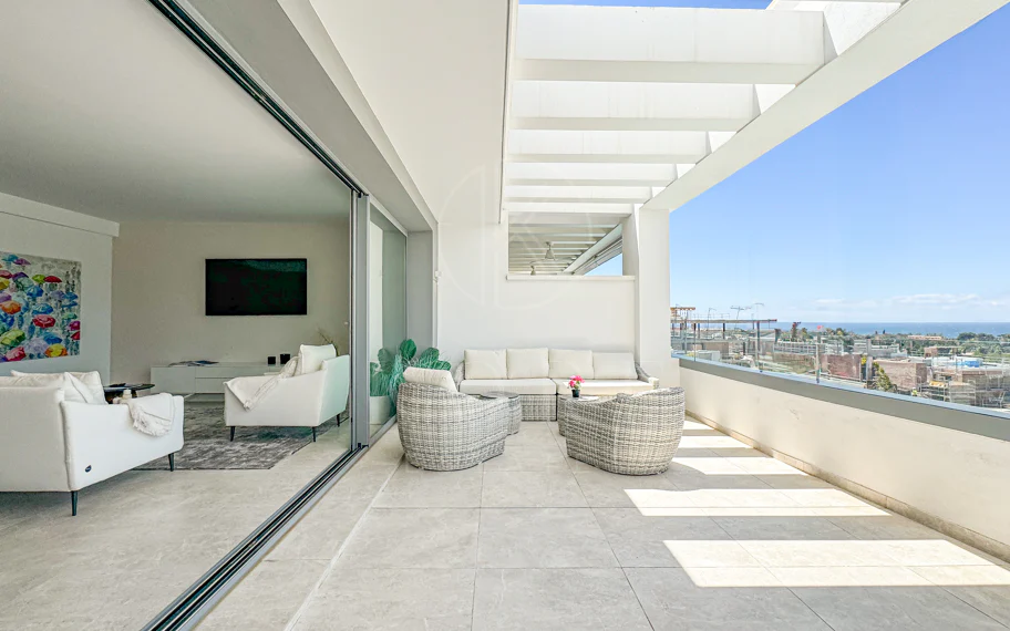 Contemporary penthouse with terrace and solarium both with panoramic views of the Mediterranean Sea in top location