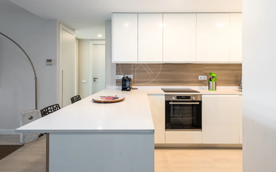 Brand New Modern Apartment with Top Amenities in Selwo Estepona