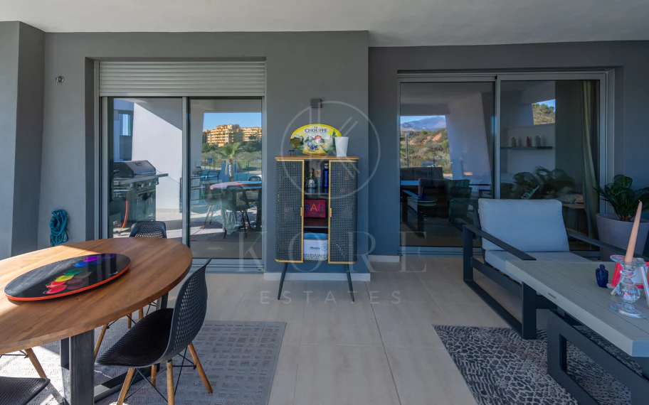 Brand New Modern Apartment with Top Amenities in Selwo Estepona