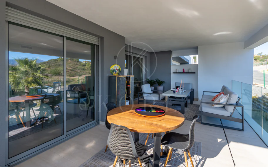 Brand New Modern Apartment with Top Amenities in Selwo Estepona