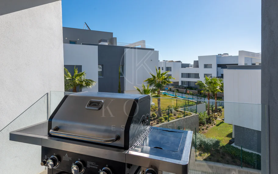 Brand New Modern Apartment with Top Amenities in Selwo Estepona