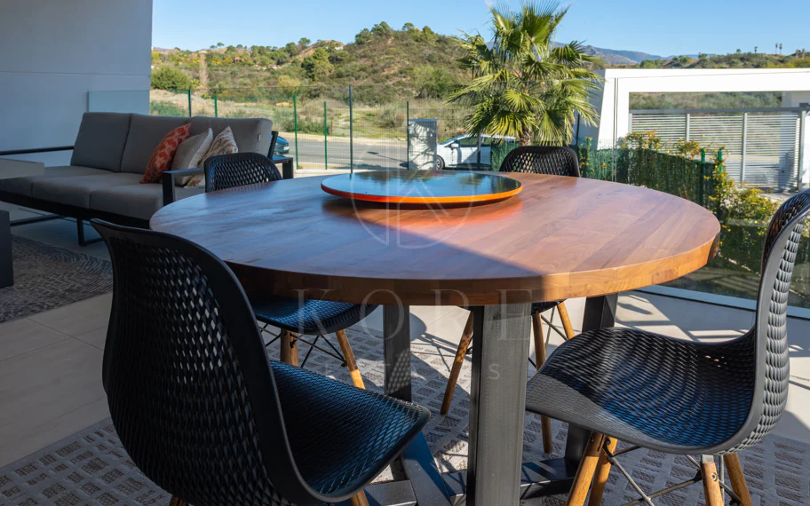 Brand New Modern Apartment with Top Amenities in Selwo Estepona
