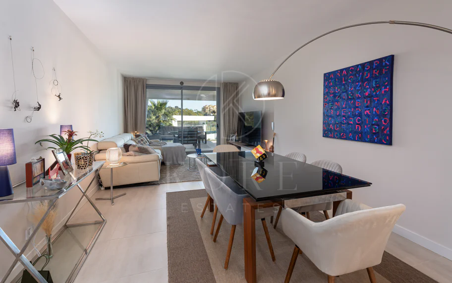 Brand New Modern Apartment with Top Amenities in Selwo Estepona