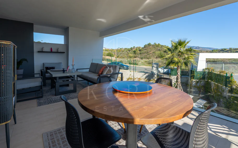 Brand New Modern Apartment with Top Amenities in Selwo Estepona