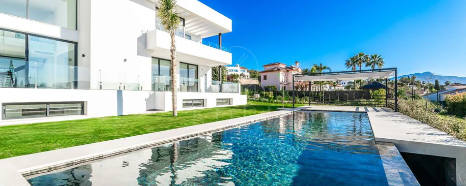 Ansamblu în El Paraiso, Estepona East