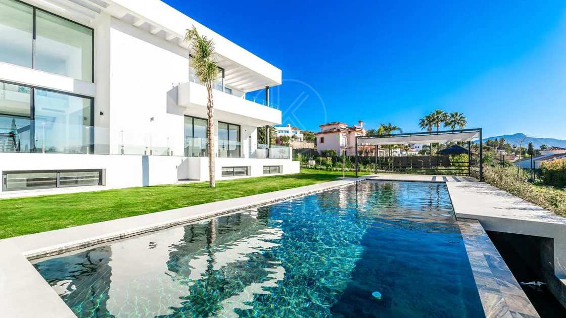 Ansamblu în El Paraiso, Estepona East