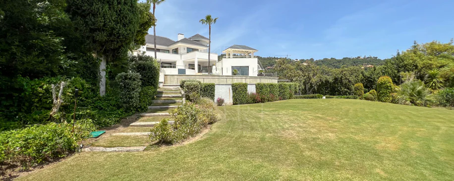 Fantastic modern villa with amazing panoramic sea views in La Zagaleta