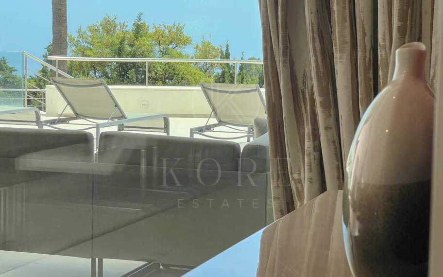 Fantástica villa moderna con increíbles vistas panorámicas al mar
