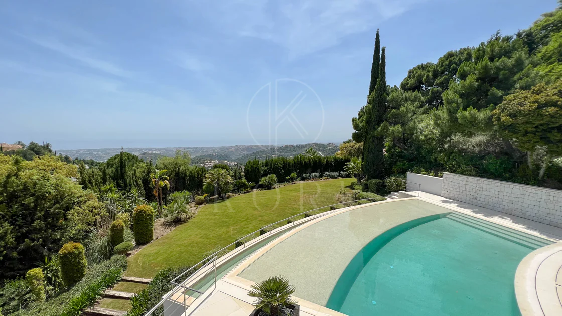 Fantastic modern villa with amazing panoramic sea views in La Zagaleta