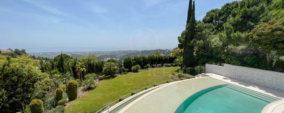 Fantastic modern villa with amazing panoramic sea views in La Zagaleta