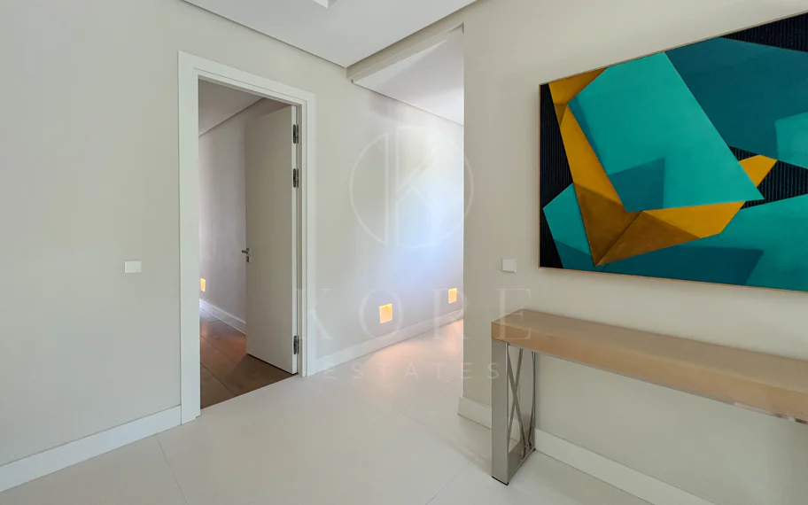 Fantástica villa moderna con increíbles vistas panorámicas al mar