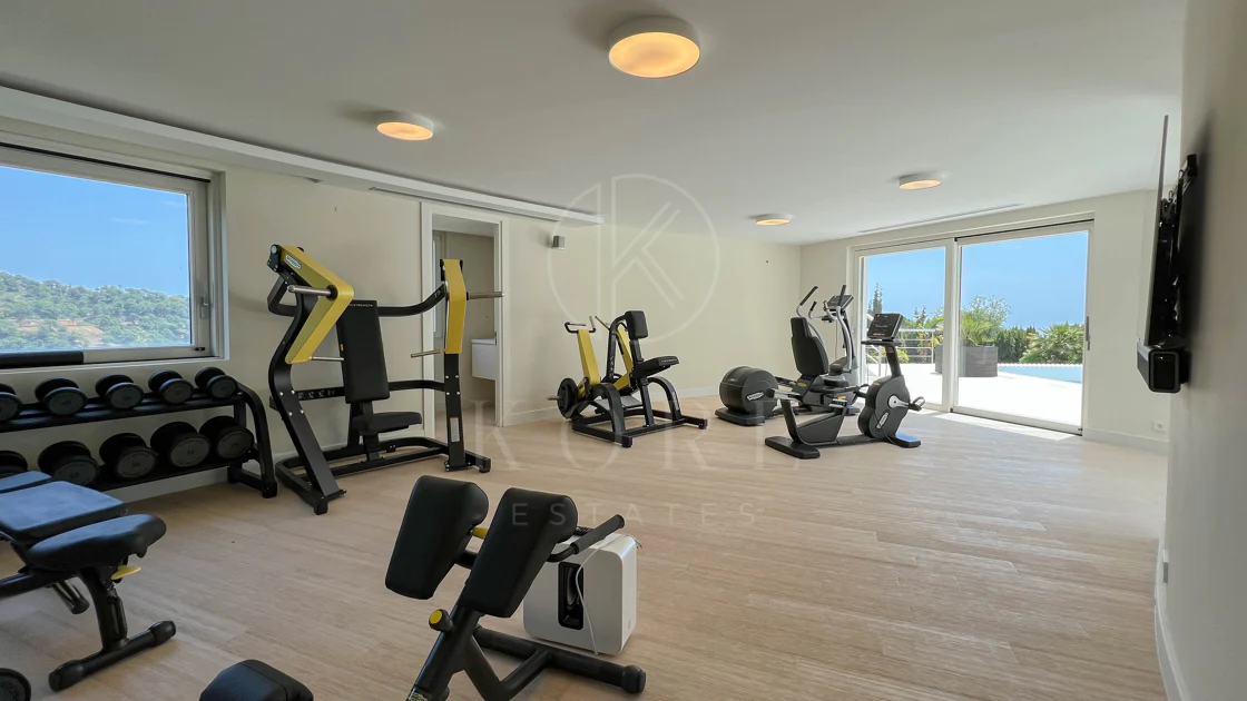 Fantastic modern villa with amazing panoramic sea views in La Zagaleta