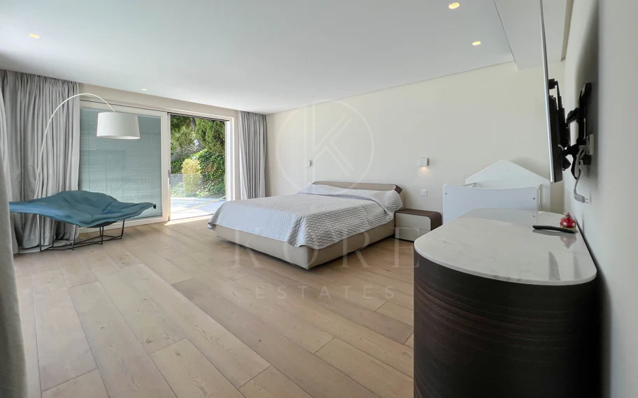 Fantástica villa moderna con increíbles vistas panorámicas al mar