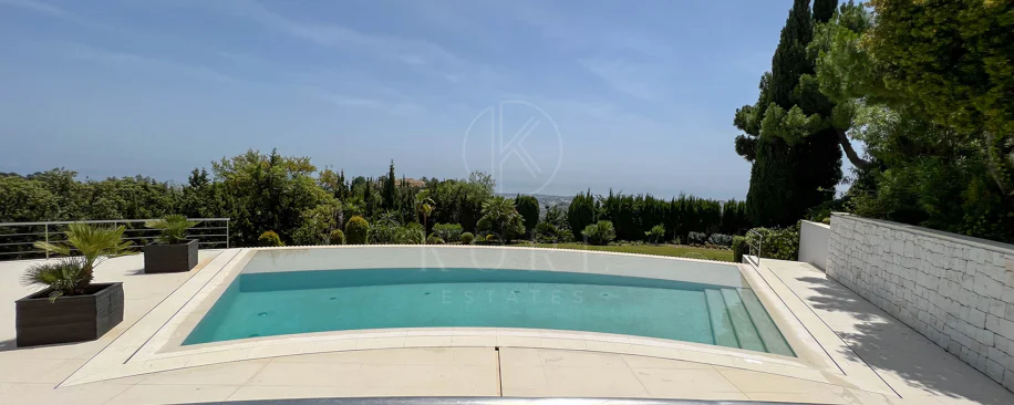Fantastic modern villa with amazing panoramic sea views in La Zagaleta
