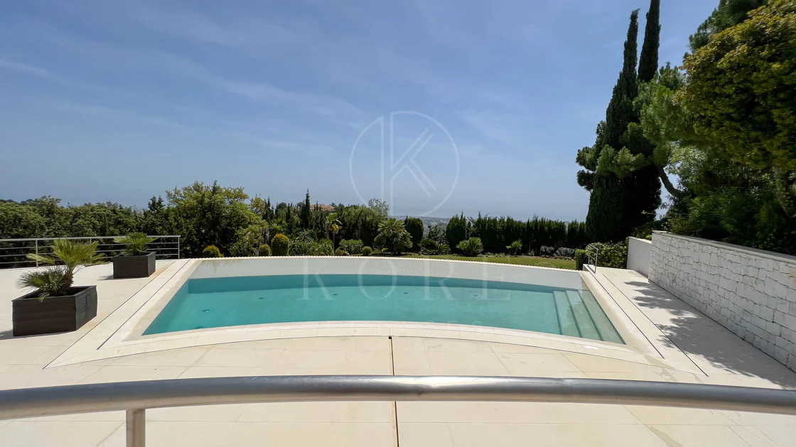 Fantastic modern villa with amazing panoramic sea views in La Zagaleta
