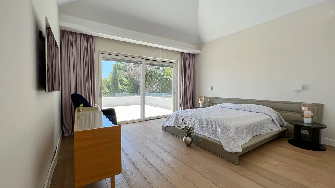 Fantastic modern villa with amazing panoramic sea views in La Zagaleta