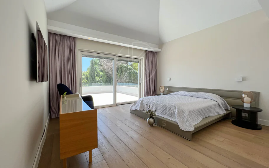 Fantástica villa moderna con increíbles vistas panorámicas al mar