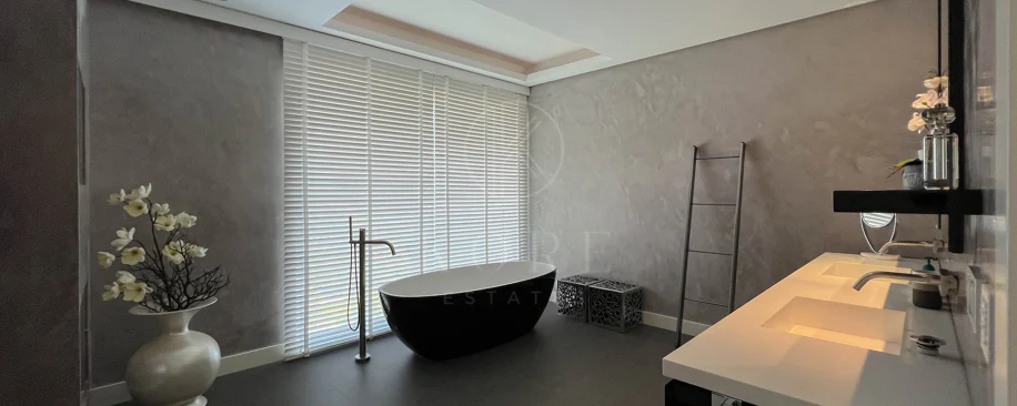 Fantastic modern villa with amazing panoramic sea views in La Zagaleta