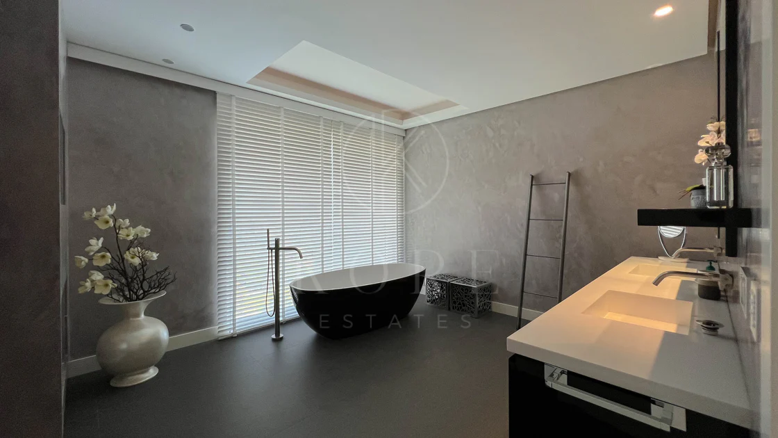 Fantastic modern villa with amazing panoramic sea views in La Zagaleta