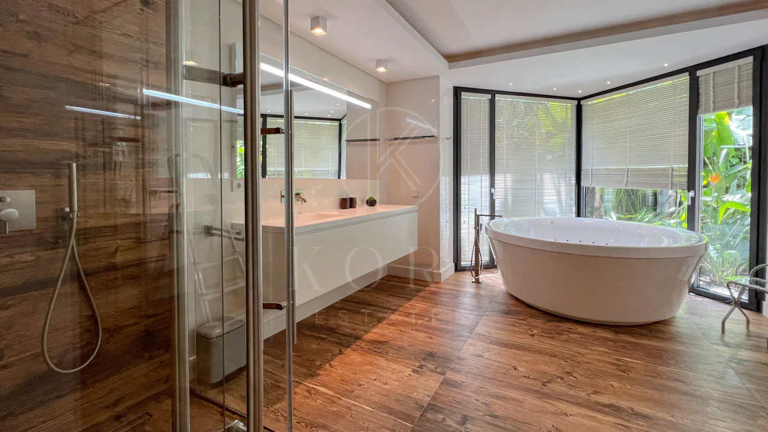Fantastic modern villa with amazing panoramic sea views in La Zagaleta