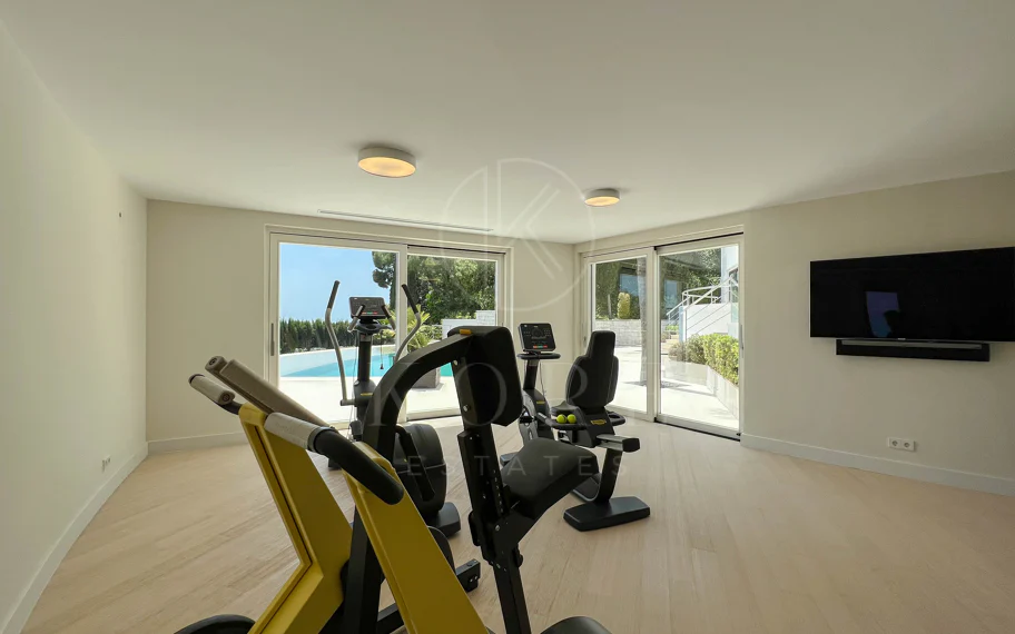 Fantástica villa moderna con increíbles vistas panorámicas al mar