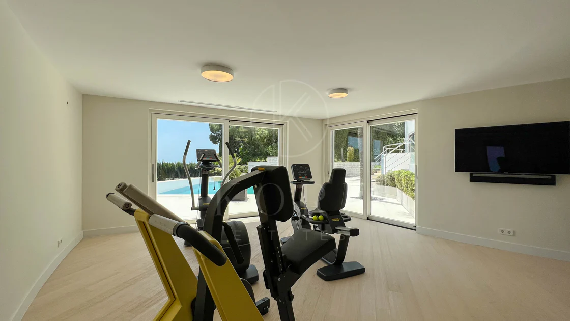 Fantastic modern villa with amazing panoramic sea views in La Zagaleta