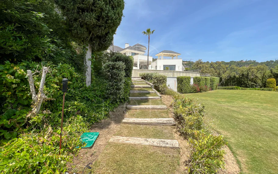 Fantástica villa moderna con increíbles vistas panorámicas al mar