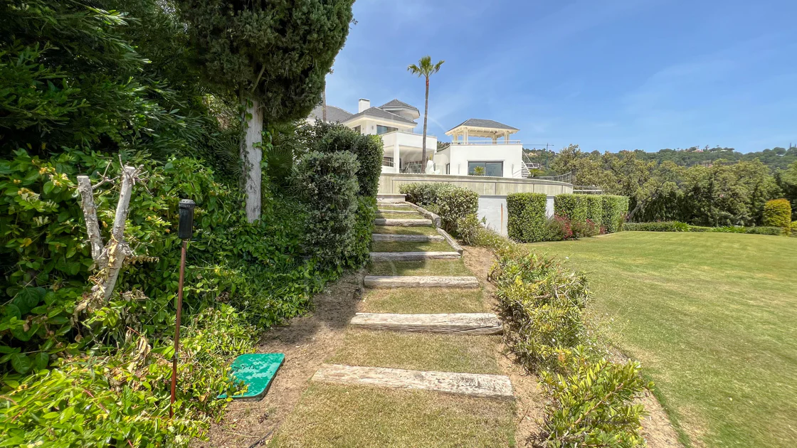 Fantastic modern villa with amazing panoramic sea views in La Zagaleta