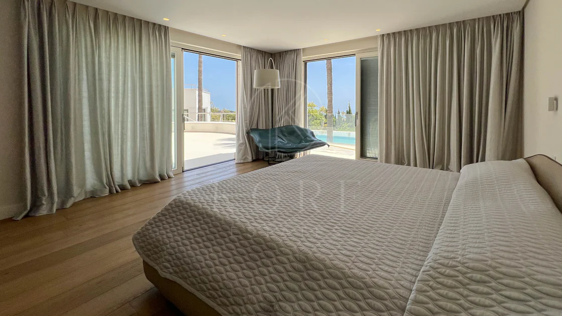 Fantastic modern villa with amazing panoramic sea views in La Zagaleta