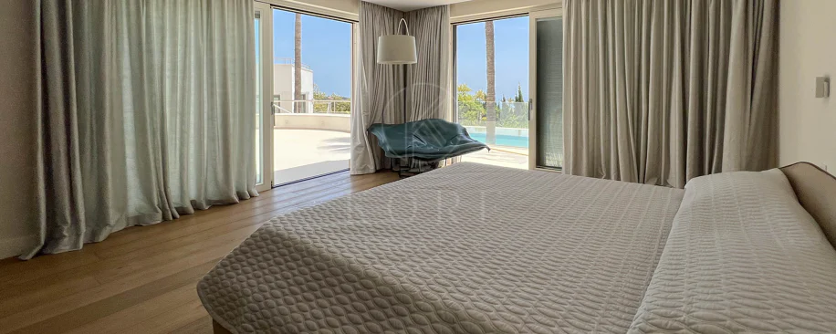 Fantastic modern villa with amazing panoramic sea views in La Zagaleta