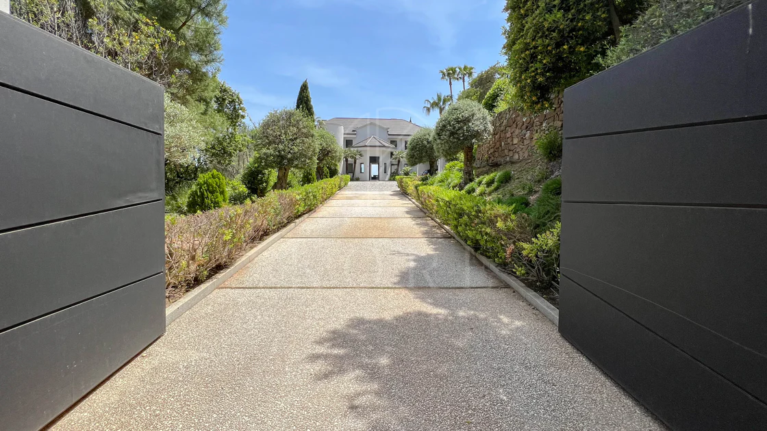 Fantastic modern villa with amazing panoramic sea views in La Zagaleta