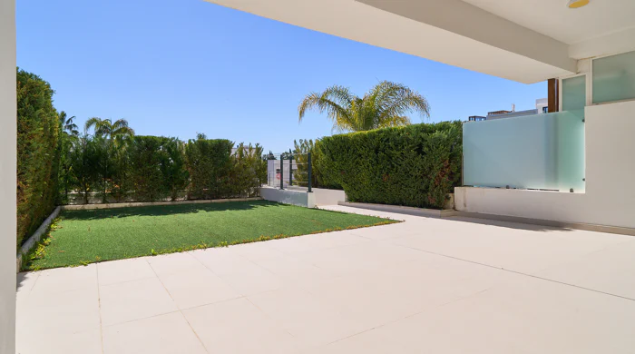 Key Ready - Last Unit - Fully furnished ground Floor in the New Golden Mile - UFH + South Orientation