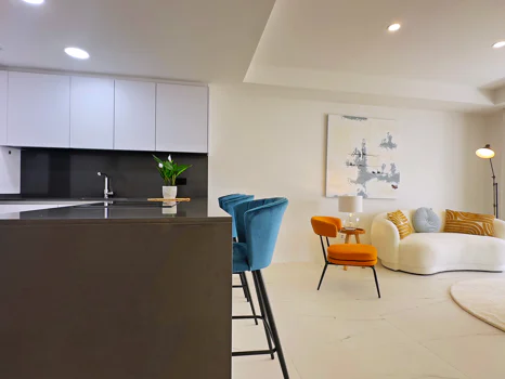Azata Delmare - Casares Costa - Apartments with spectacular sea views. Strategically located 250m from the beach, Azata Delmare is a complex of 74 apartments of 2 and 3 bedrooms.
