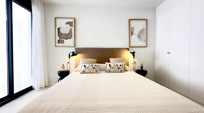Azata Delmare - Casares Costa - Apartments with spectacular sea views. Strategically located 250m from the beach, Azata Delmare is a complex of 74 apartments of 2 and 3 bedrooms.