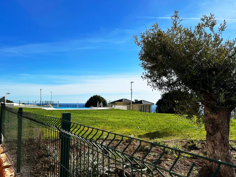 Azata Delmare - Casares Costa - Apartments with spectacular sea views. Strategically located 250m from the beach, Azata Delmare is a complex of 74 apartments of 2 and 3 bedrooms.