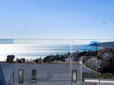Azata Delmare - Casares Costa - Apartments with spectacular sea views. Strategically located 250m from the beach, Azata Delmare is a complex of 74 apartments of 2 and 3 bedrooms.