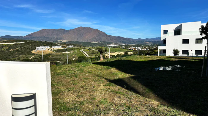 Azata Delmare - Casares Costa - Apartments with spectacular sea views. Strategically located 250m from the beach, Azata Delmare is a complex of 74 apartments of 2 and 3 bedrooms.